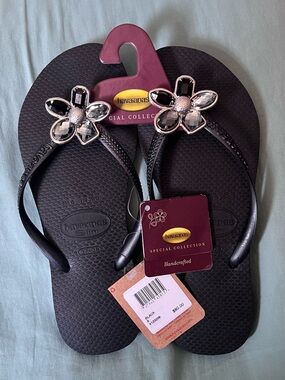 Havaianas Women's Black Slim Special Collection Jewel Flower Flip Flops in Black